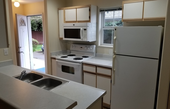 2 beds, 1.5 baths, $1,650