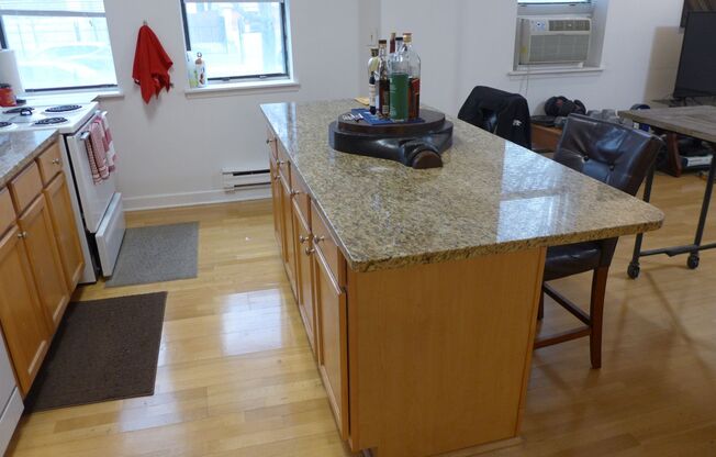 2 beds, 2 baths, 1,000 sqft, $2,095, Unit 104