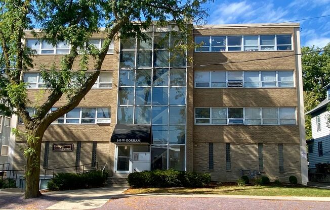 1 bed, 1 bath, 450 sqft, $1,165, Unit 307