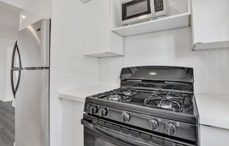 2 beds, 1 bath, 800 sqft, $2,000, Unit 14