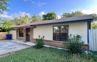 6200 Palm Circle 78741 | 3 Bed 1.5 Bath | $1725