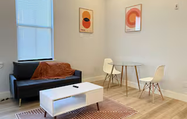 1 bed, 1 bath, 400 sqft, $2,000, Unit 28