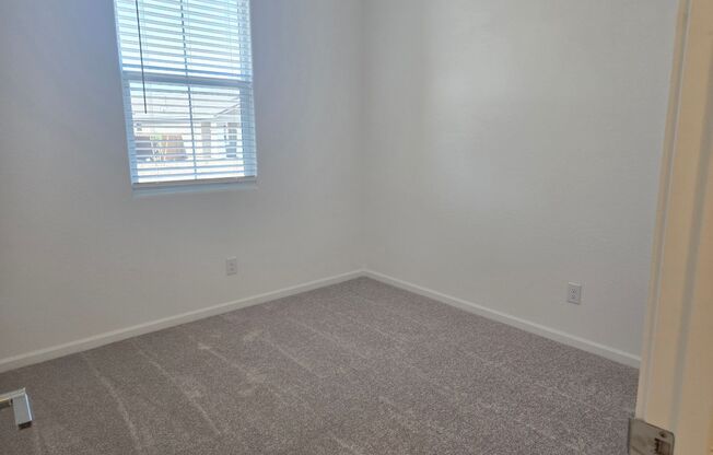 3 Bedroom 2 Bathroom BELLA VISTA FARMS PREMIER Home