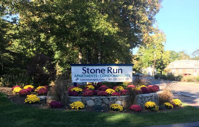 Welcome Sign to Stone Run