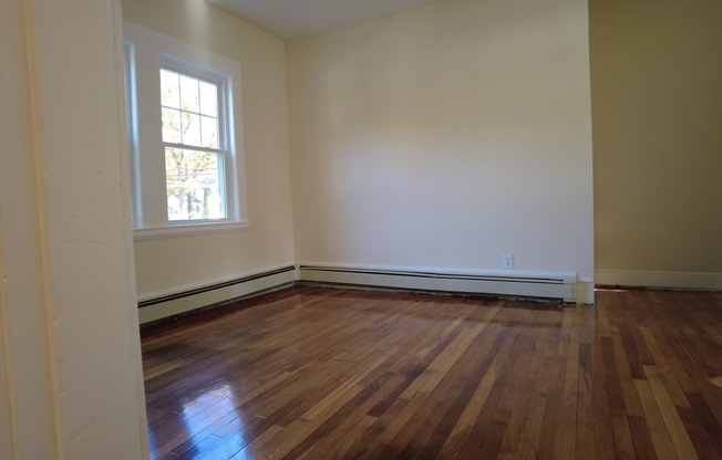 1 bed, 1 bath, 700 sqft, $1,850, Unit 5