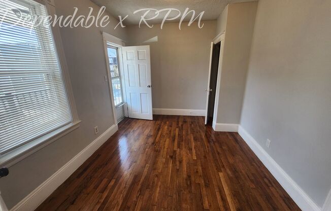 3 beds, 1 bath, 1,300 sqft, $2,900, Unit Unit 2