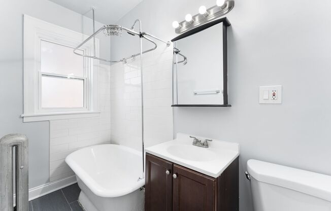 2 beds, 1 bath, 569 sqft, $2,250, Unit 6112-3E