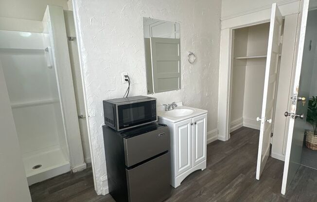 Studio, 1 bath, 115 sqft, $1,495, Unit #16