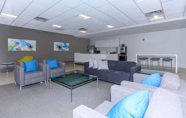 Lounge area with ample seating  at 444 Park Apartments, Richmond Heights, Ohio