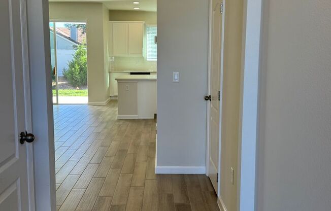 GATED 3 BEDROOM, 2.5 BATHROOM IN OVIEDO