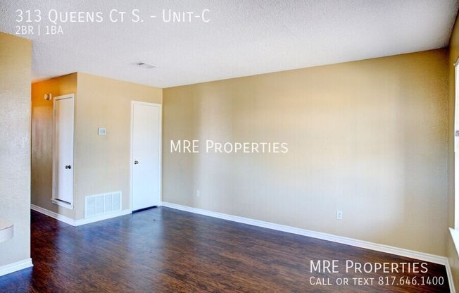 313 QUEENS CT S