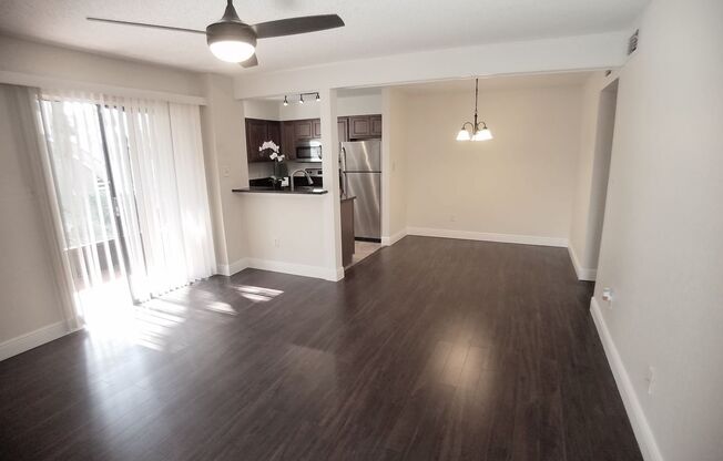 Gorgeous first floor 2/2 condo x Rent @  Winter Park in front of Full Sail!