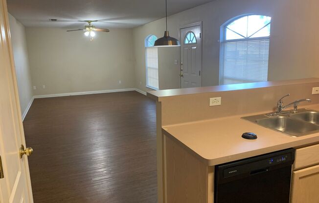 3 beds, 2 baths, $1,395