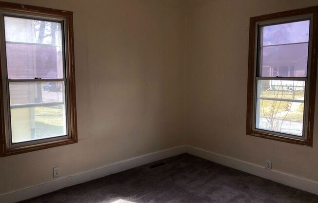 3 beds, 1 bath, $1,150