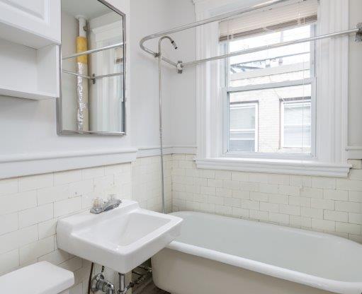 Studio, 1 bath, 329 sqft, $2,400, Unit 47
