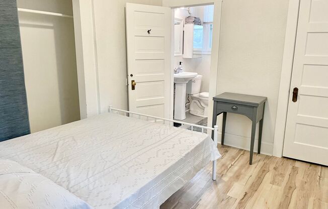 1 bed, 1 bath, 569 sqft, $1,350, Unit #2 (STR)