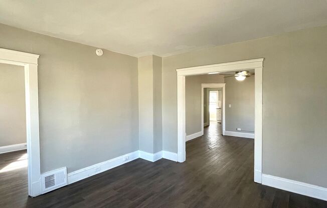 2 beds, 1 bath, 960 sqft, $1,000, Unit 1715 Corning Ave.