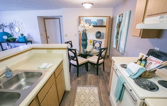 Dining Room at Sterling Park Apartments, Ohio, 43123