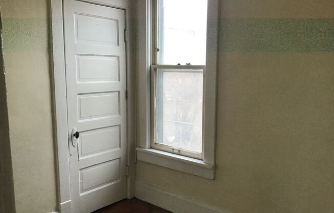 1212-14 W Vine St