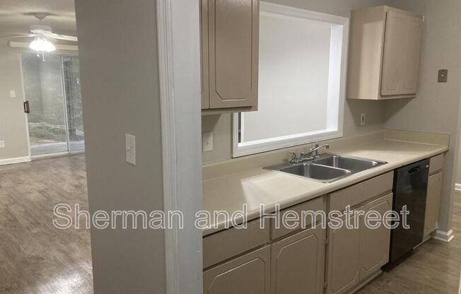 506 CMNS DR