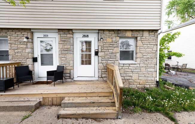 2818-2820 Vanderberg Ave