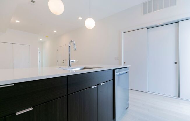 1 bed, 1 bath, 650 sqft, $1,395, Unit 1240 - B