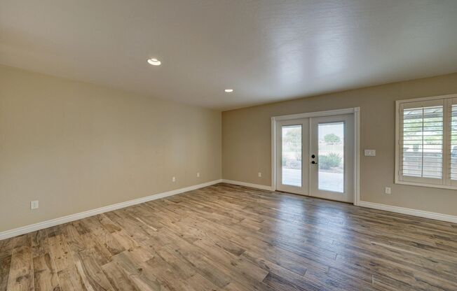 READY TO VIEW NOW! Gorgeous Gilbert Home with Golf Course Views