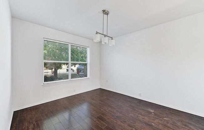 Large Layout, Small-Town Charm