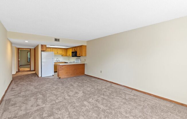 Fall 2025 Location! Location! Location! Deerfield Condo's in Auburn