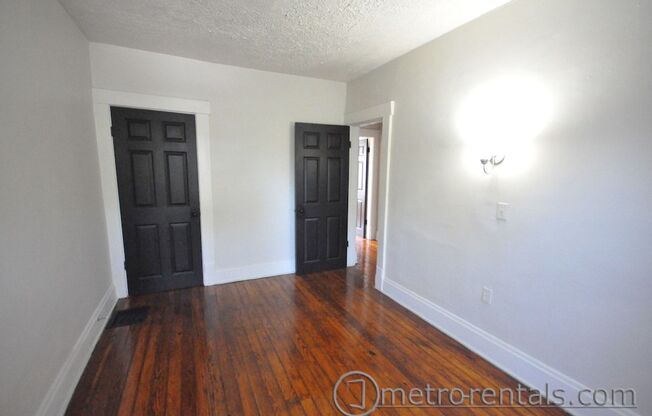 2 beds, 1 bath, $1,325