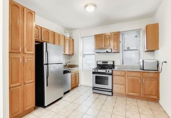 21 16 35 ST