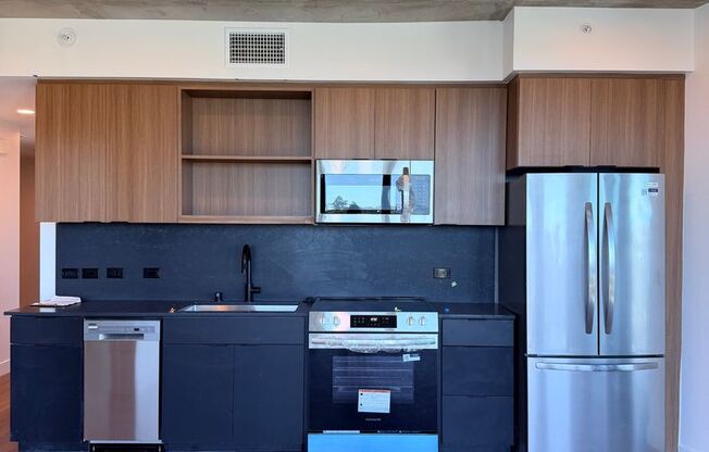 2 beds, 2 baths, 816 sqft, $4,320, Unit 609