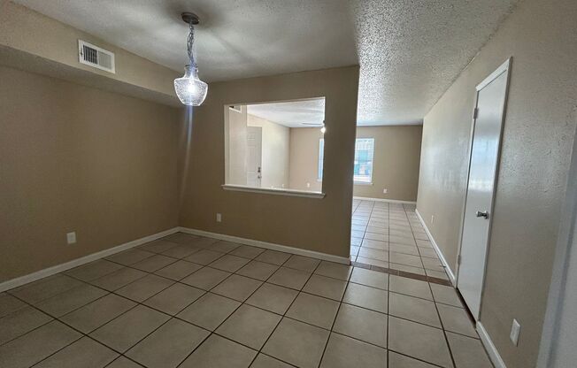 2 beds, 2.5 baths, 1,376 sqft, $1,595, Unit 39