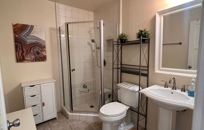 Studio, 1 bath, $1,375, Unit columbia