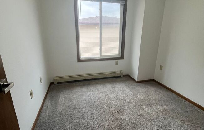 3 beds, 1.5 baths, 1,145 sqft, $1,025, Unit 300-3