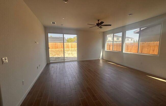Beautiful Brand New home for rent in Visalia!