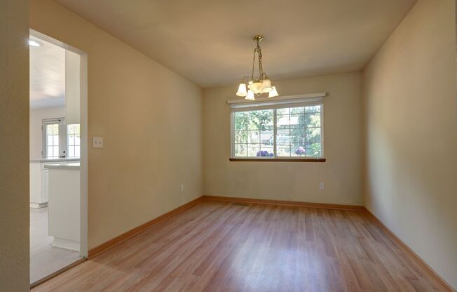 4-bedroom 2.5 bath on cul-de-sac in Kirkland