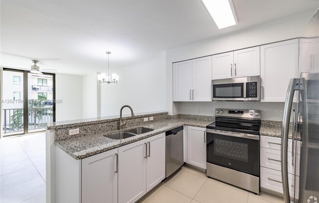 2800 SW 4 ST