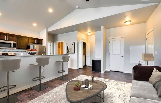 1 bed, 1 bath, 790 sqft, $1,350, Unit B-109