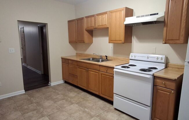 1 bed, 1 bath, 600 sqft, $900, Unit Apt 1 (Apt A)