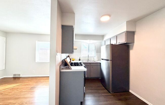 1 bed, 1 bath, 650 sqft, $925, Unit 2827-E