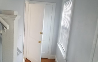 123 W BROAD ST
