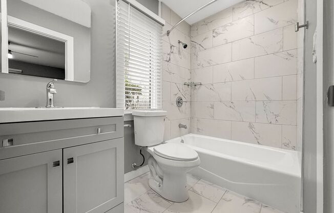 2 beds, 2 baths, 790 sqft, $2,045, Unit 204