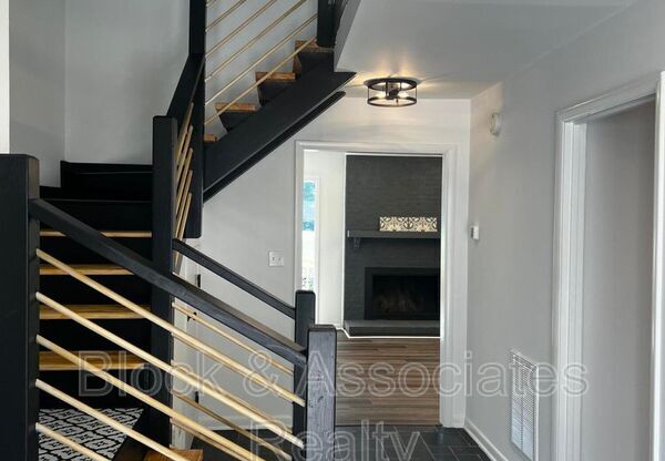 214 KELSO CT