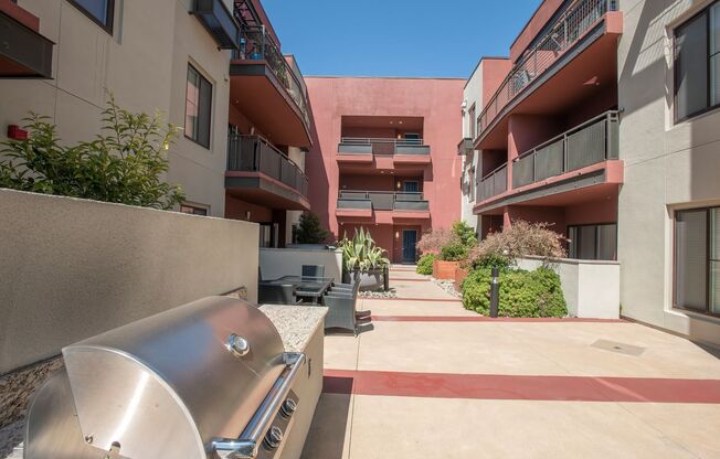 1 bed, 1 bath, 913 sqft, $3,000, Unit 208S