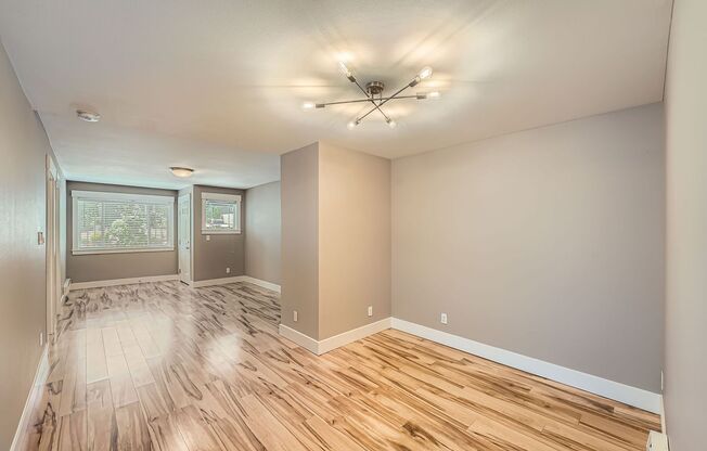 Amazing 3bed/1bath Fourplex with Backyard!