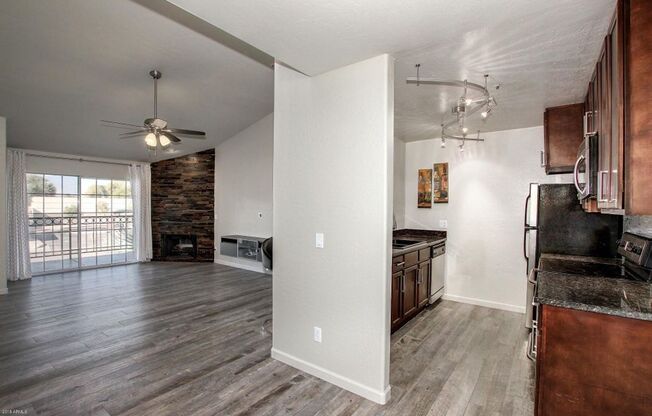 2 beds, 2 baths, $1,795, Unit UNIT 2007
