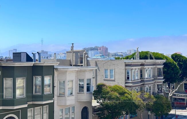 Russian Hill: Remodeled 1 Bedroom w/ Direct Access to XL Shared Patio & FREE Utilities!