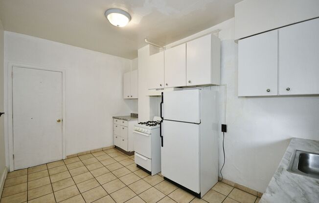 2 beds, 1 bath, $1,200