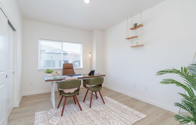 2 beds, 1 bath, 951 sqft, $1,650, Unit C208